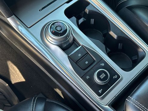 Used 2020 Ford Explorer ST image 32