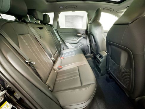 New 2025 Audi Q6 e-tron Premium Plus image 24