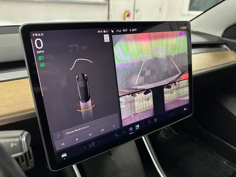 Used 2018 Tesla Model 3 Long Range RWD image 26
