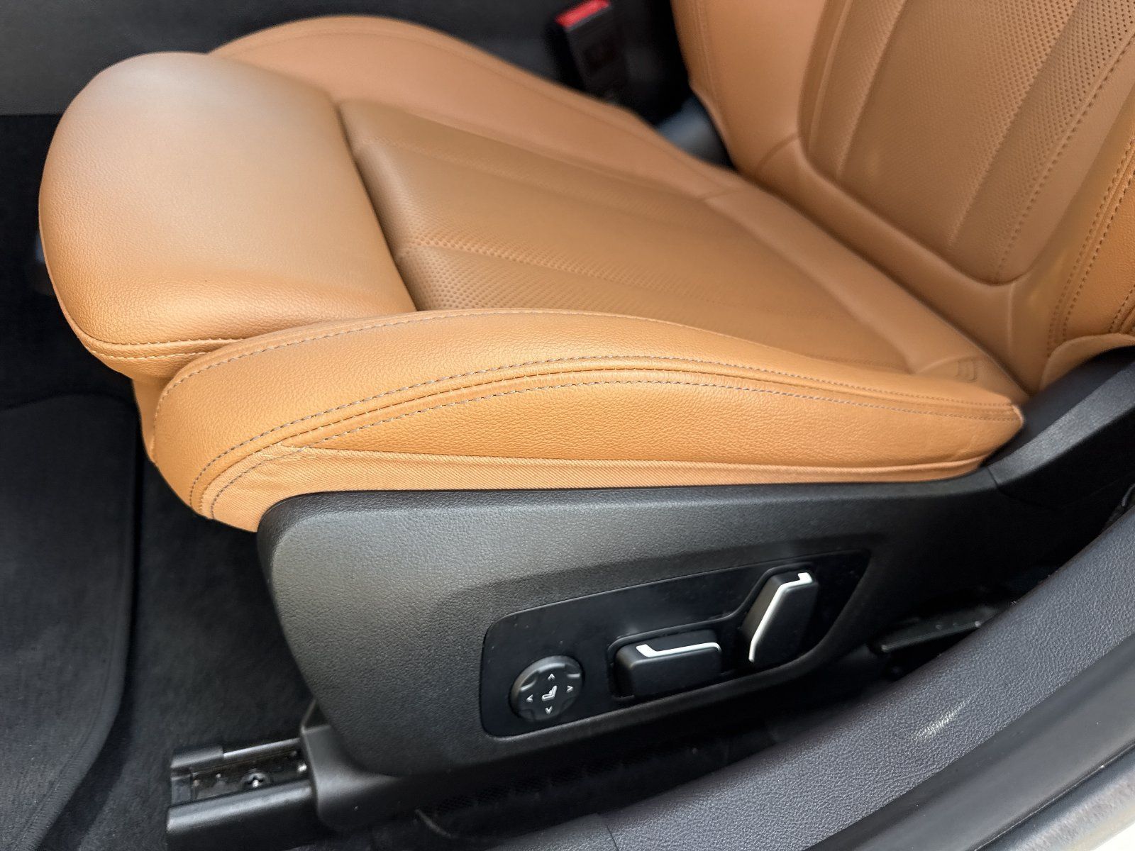Used 2024 BMW 330i Sedan RWD image 20