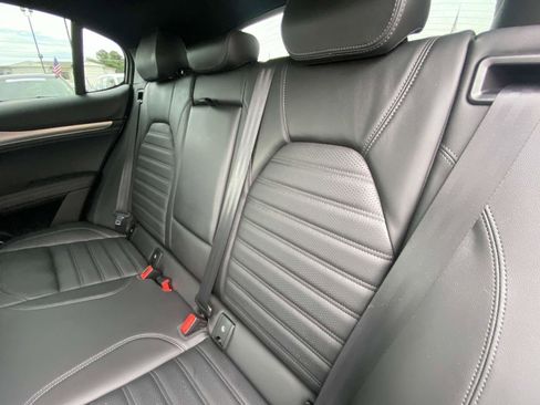 Used 2022 Alfa Romeo Stelvio Veloce image 18