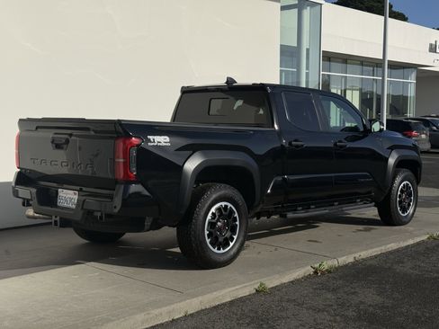 Used 2024 Toyota Tacoma TRD Off-Road w/ TRD Off Road Premium Package image 7