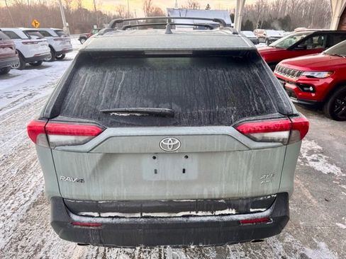 Used 2020 Toyota RAV4 XLE image 4