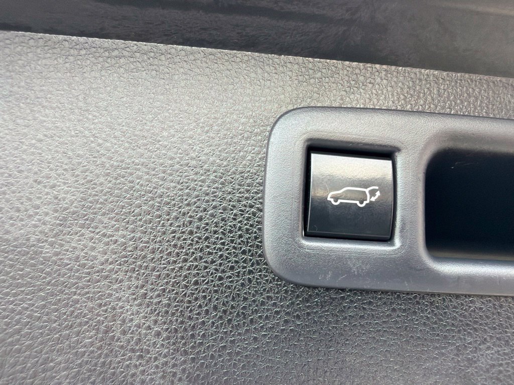 Used 2022 Toyota Highlander LE w/ Protection Package #3 (TMS) AWD/4WD image 15