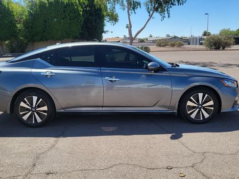 Used 2020 Nissan Altima 2.5 SV FWD image 10