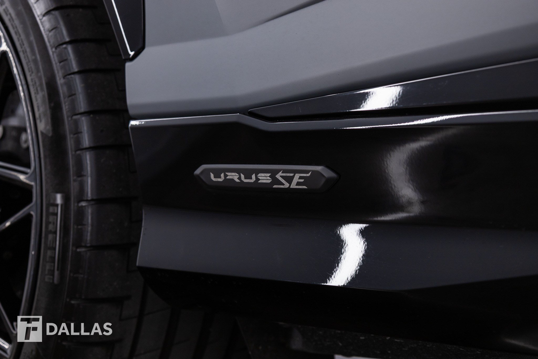 Used 2025 Lamborghini Urus SE AWD/4WD image 19