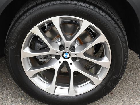 Used 2026 BMW X5 xDrive40i w/ Climate Comfort Package image 4