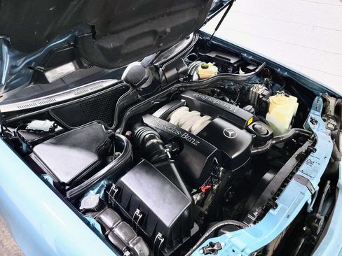 Used 2001 Mercedes-Benz E 320 Sedan image 3