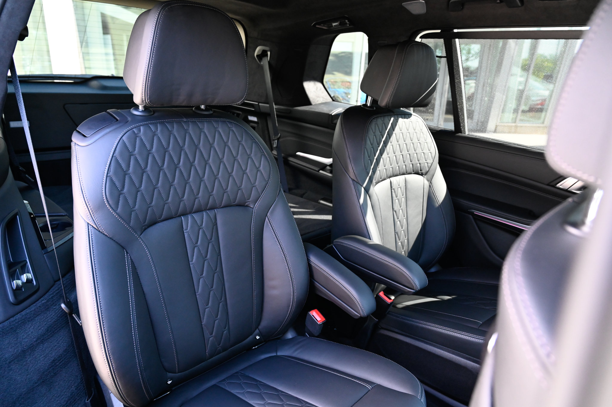 Used 2023 BMW X7 M60i w/ Executive Package AWD/4WD image 52