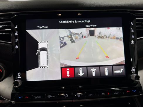 New 2026 Jeep Grand Wagoneer 4WD image 31