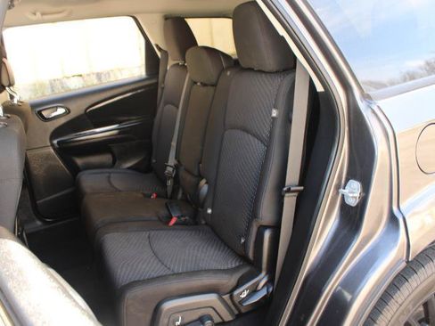 Used 2020 Dodge Journey SE w/ SE Popular Equipment Group FWD image 12