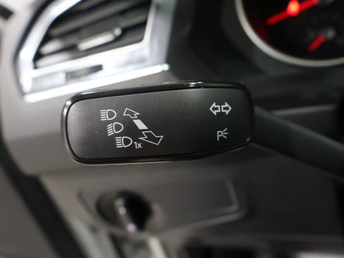 Used 2021 Volkswagen Tiguan S image 36