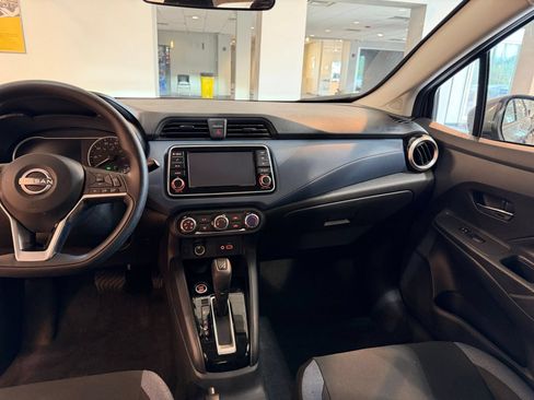 Used 2025 Nissan Versa SV FWD image 34