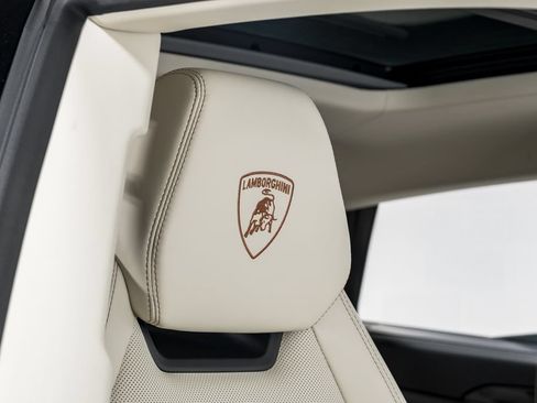 Used 2024 Lamborghini Urus S AWD/4WD image 40