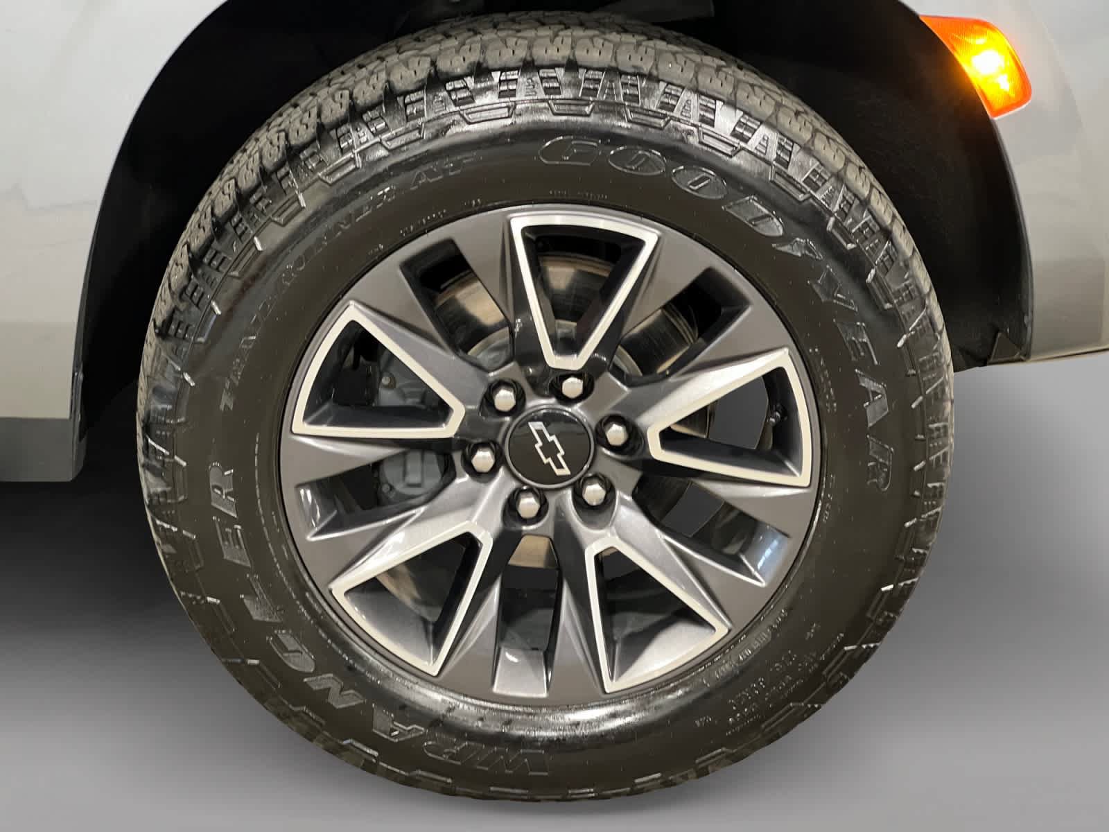 Used 2021 Chevrolet Tahoe Z71 w/ Z71 Signature Package AWD/4WD image 19