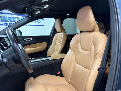 Used 2019 Volvo XC60 T5 Inscription w/ Protection Package image 11