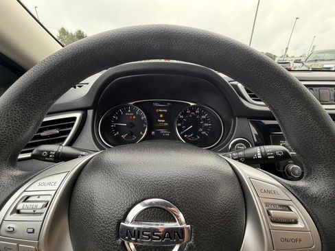 Used 2016 Nissan Rogue SV AWD/4WD image 10