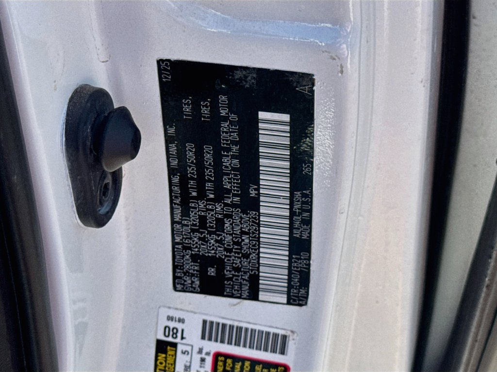 Used 2026 Toyota Sienna XSE FWD image 35
