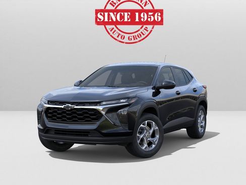 New 2026 Chevrolet Trax LS w/ LS Convenience Package FWD image 6
