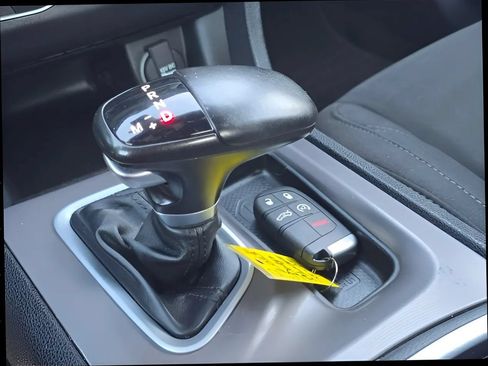 Used 2023 Dodge Charger SXT RWD image 28