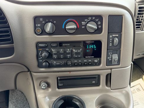 Used 2003 Chevrolet Astro RWD image 38