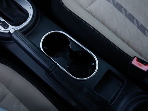 Used 2018 Volkswagen Beetle 2.0T S image 44