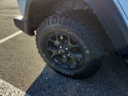 Used 2023 Jeep Wrangler Willys image 14