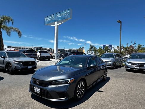 Used 2023 Honda Civic EX image 2