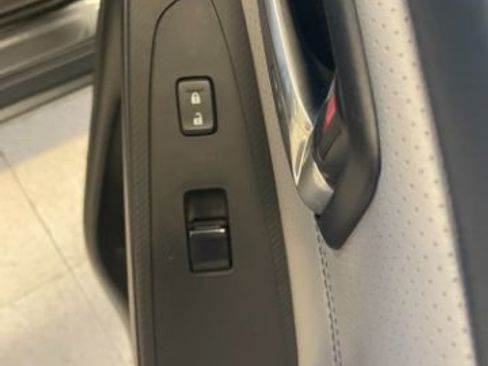 Used 2020 Toyota Yaris XLE image 43