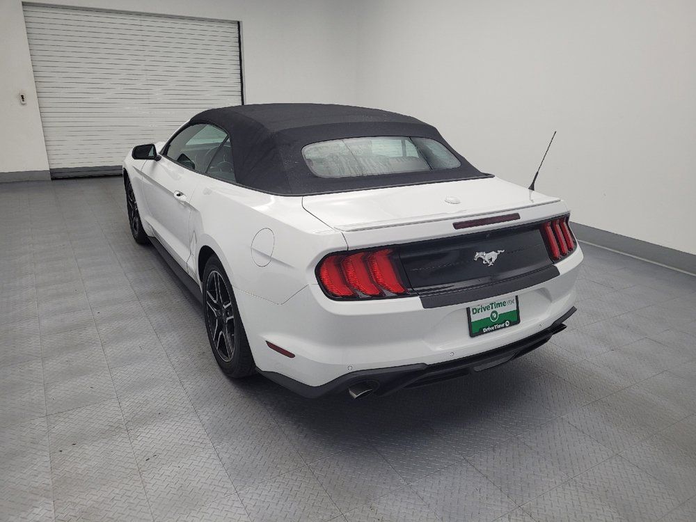 Used 2022 Ford Mustang Premium RWD image 5