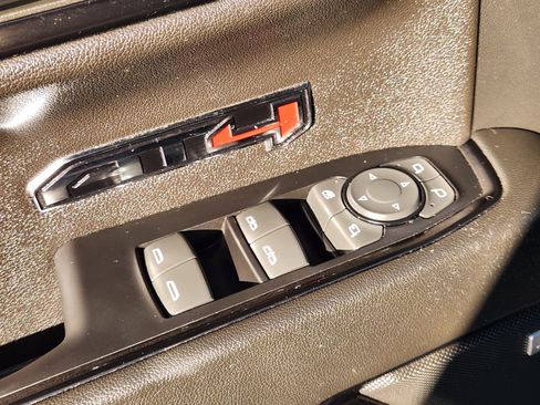 Used 2022 GMC Sierra 1500 AT4 w/ AT4 Premium Package image 27