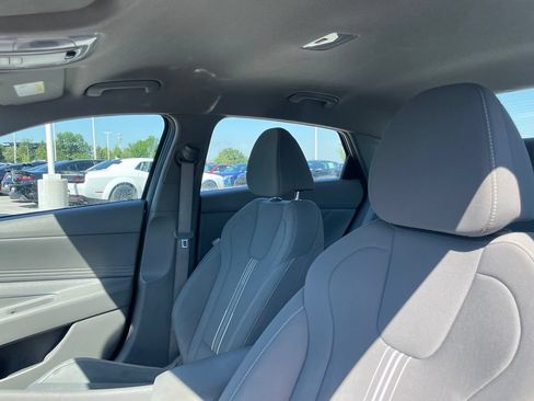 Used 2023 Hyundai Elantra SEL w/ Convenience Package FWD image 20