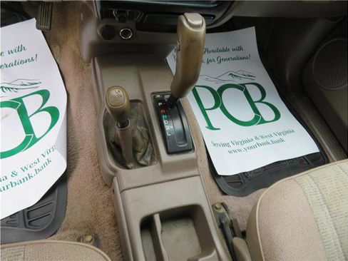 Used 1999 Toyota Tacoma 4x4 Xtracab V6 image 8