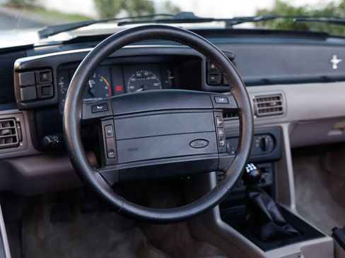 Used 1992 Ford Mustang LX image 32