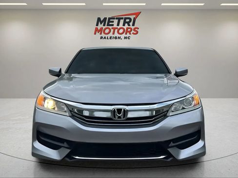 Used 2017 Honda Accord LX image 4