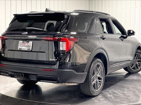 Used 2025 Ford Explorer ST-Line w/ ST-Line Street Pack AWD/4WD image 13