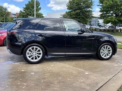 Used 2025 Land Rover Range Rover Sport SE AWD/4WD image 2