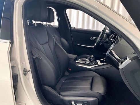 Used 2020 BMW 330i Sedan w/ Convenience Package RWD image 16