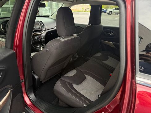 Used 2018 Jeep Cherokee Latitude image 27