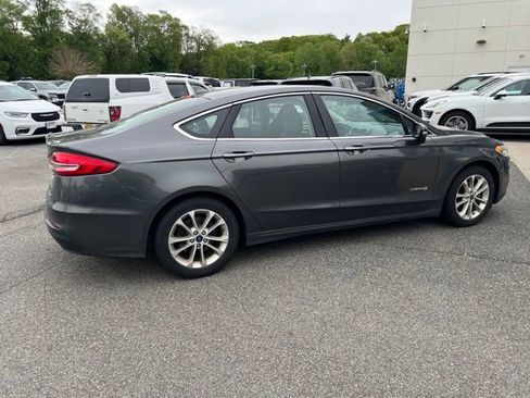 Used 2019 Ford Fusion SEL FWD image 4