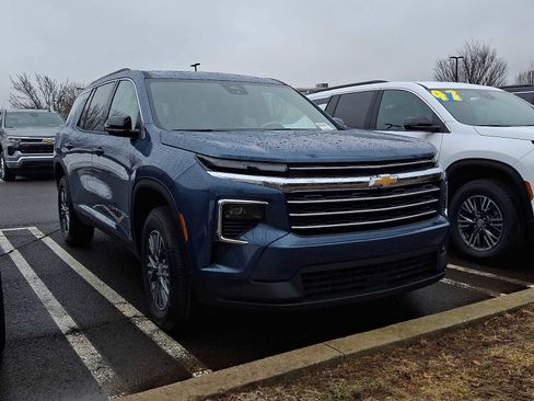 New 2026 Chevrolet Traverse LT FWD image 1