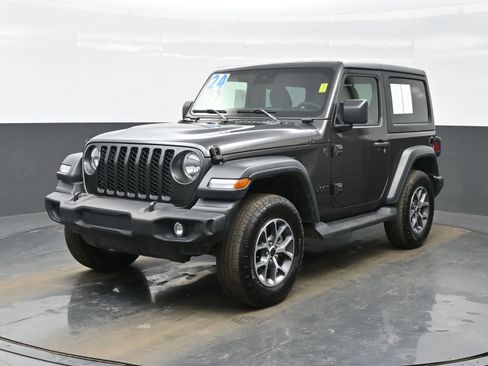 Used 2024 Jeep Wrangler Sport S image 2