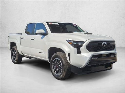 Certified 2025 Toyota Tacoma TRD Sport AWD/4WD image 3