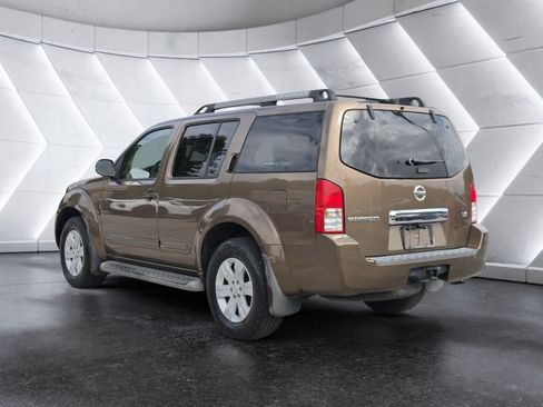 Used 2005 Nissan Pathfinder LE w/ (U01) LE Navigation Pkg RWD image 5