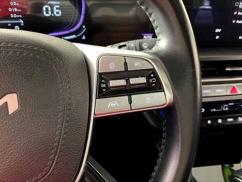 Used 2025 Kia Telluride S AWD/4WD image 12