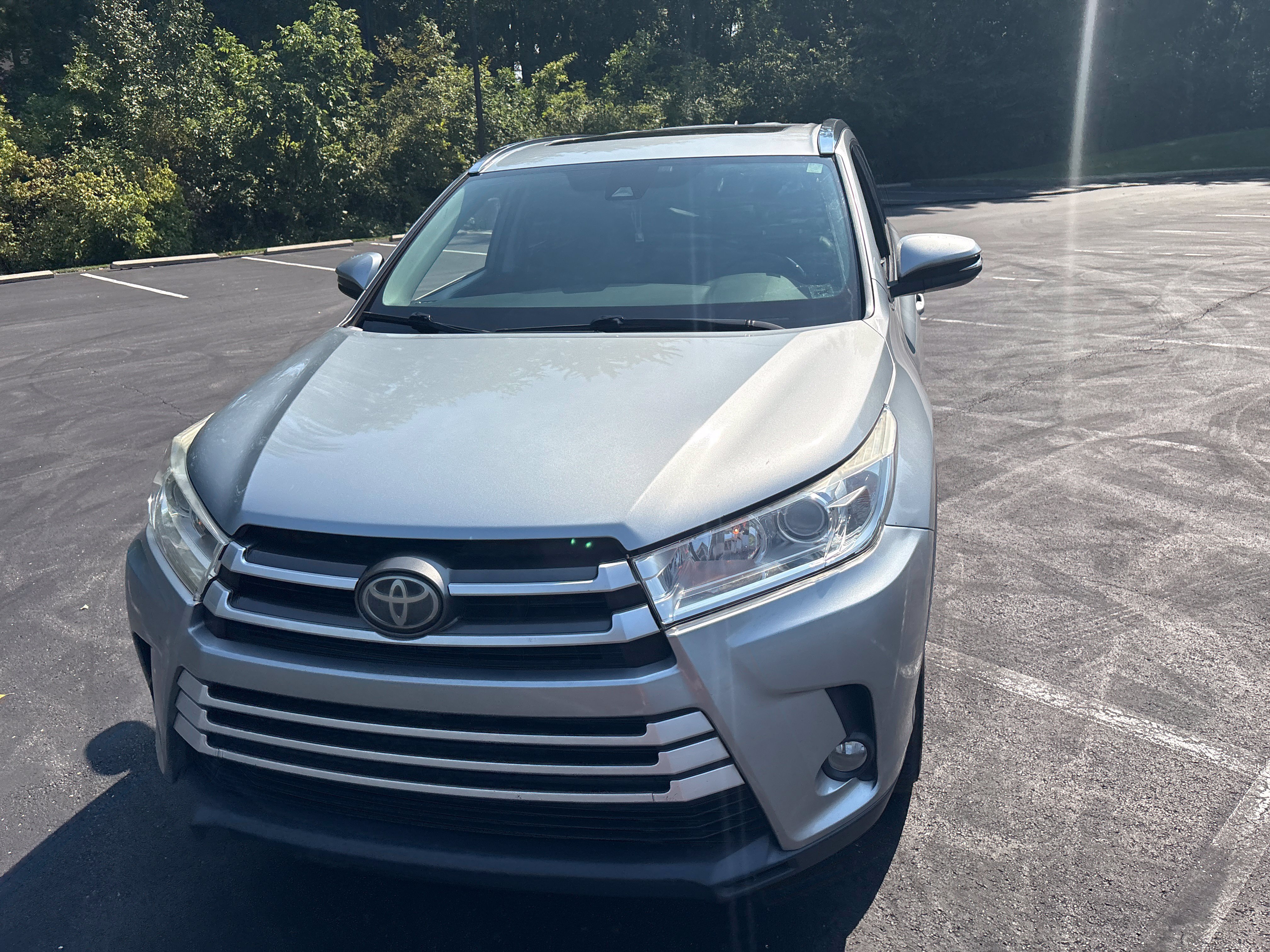 Used 2017 Toyota Highlander XLE AWD/4WD image 14