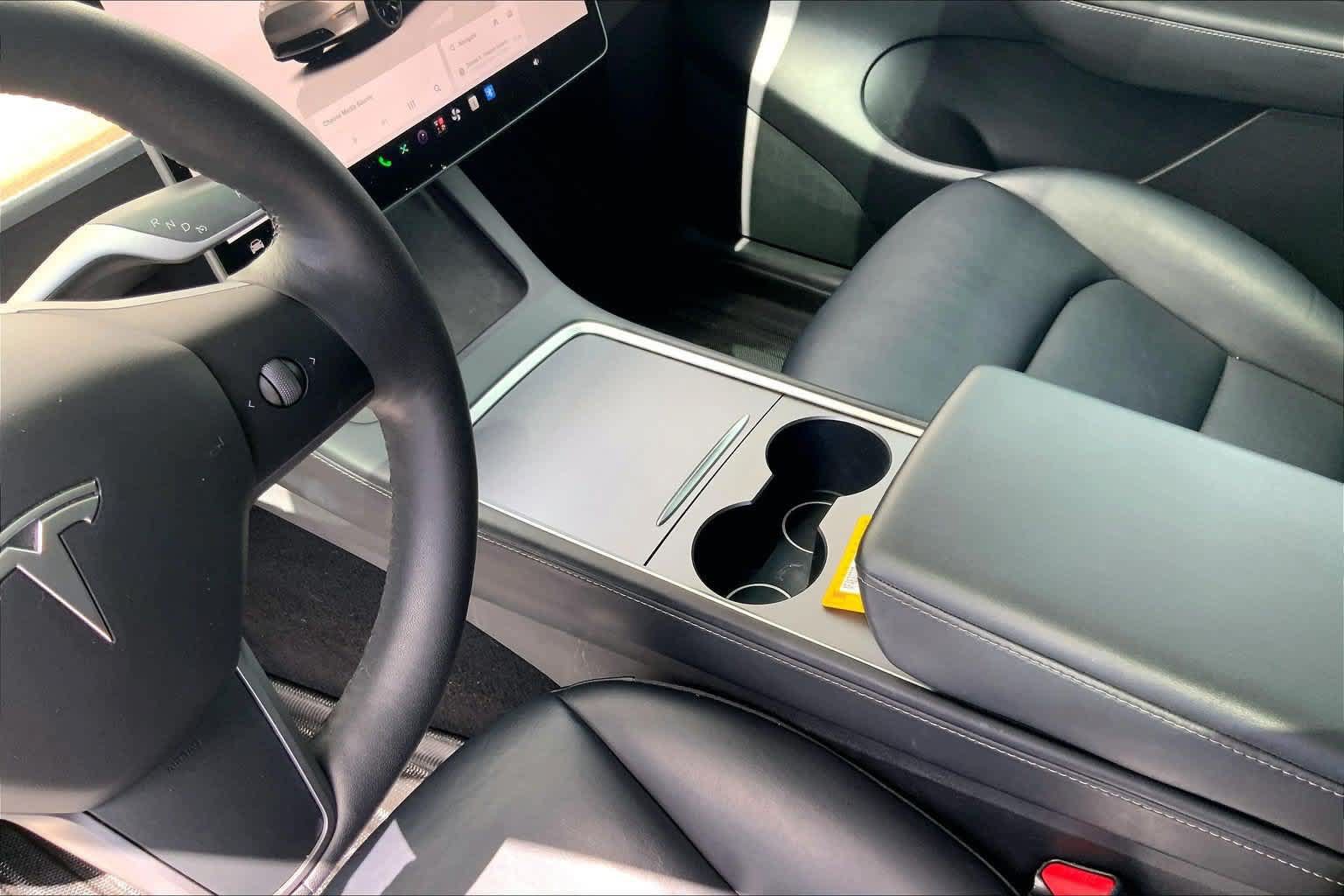 Used 2022 Tesla Model Y Performance AWD/4WD image 16