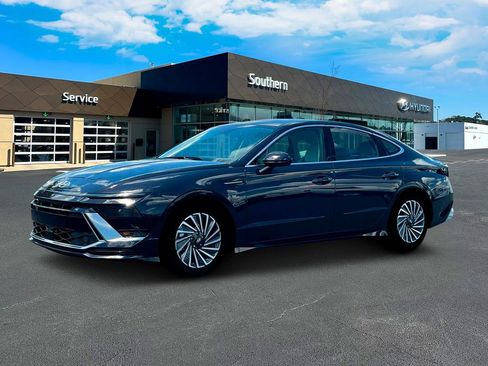 New 2025 Hyundai Sonata SEL FWD image 2