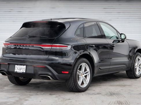 Certified 2025 Porsche Macan image 7