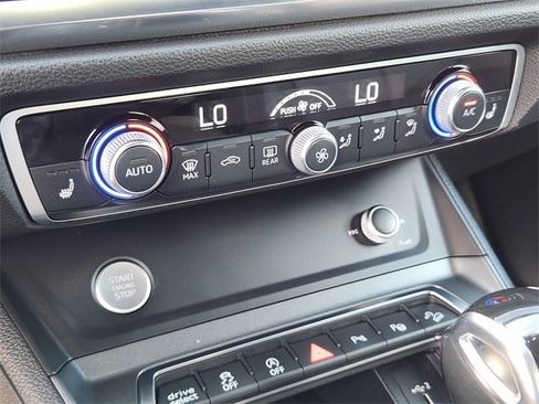 Used 2020 Audi Q3 2.0T Prestige w/ Prestige Package image 18